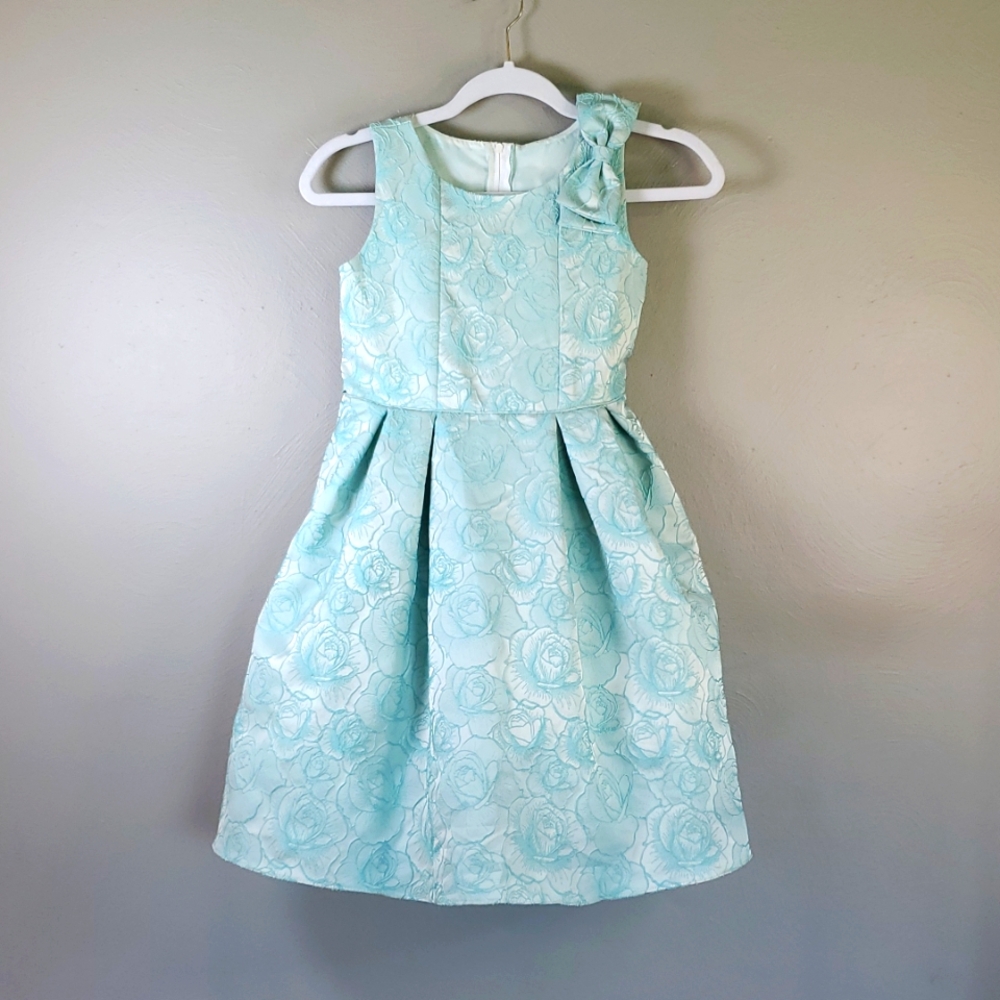 Sweet Kids Beautiful Aqua Embroidered, Floral Girls Dress. Size 10
